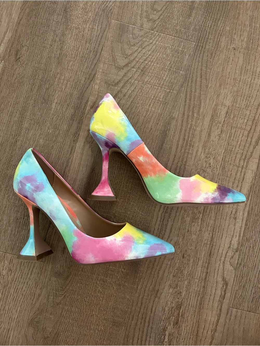 Shoe Dazzle Pastel Tie-Dye Pointed Pumps